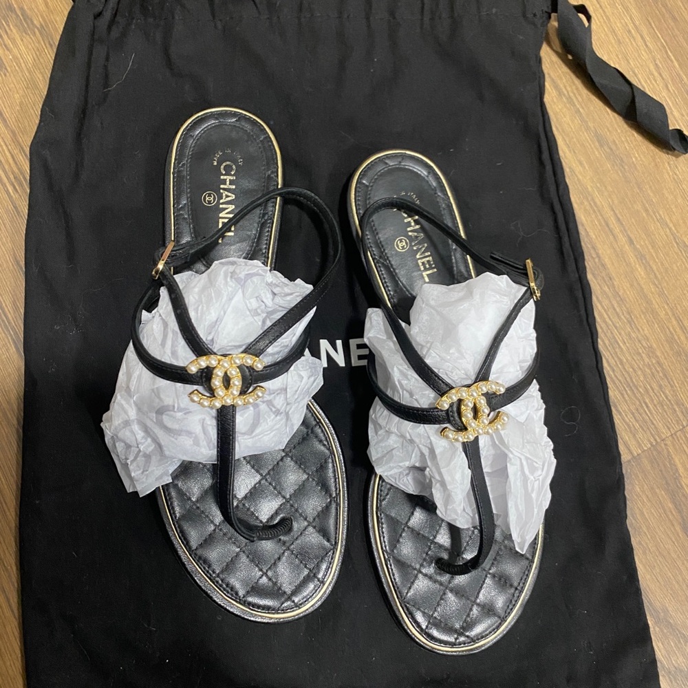 Authentic Chanel pearl sandals summer 21